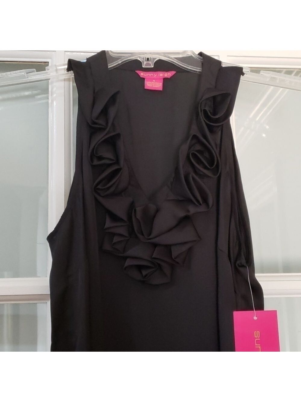 Sunny Leigh Halter Tank Top Blk M NWT Imperial Flower - Picture 2 of 9